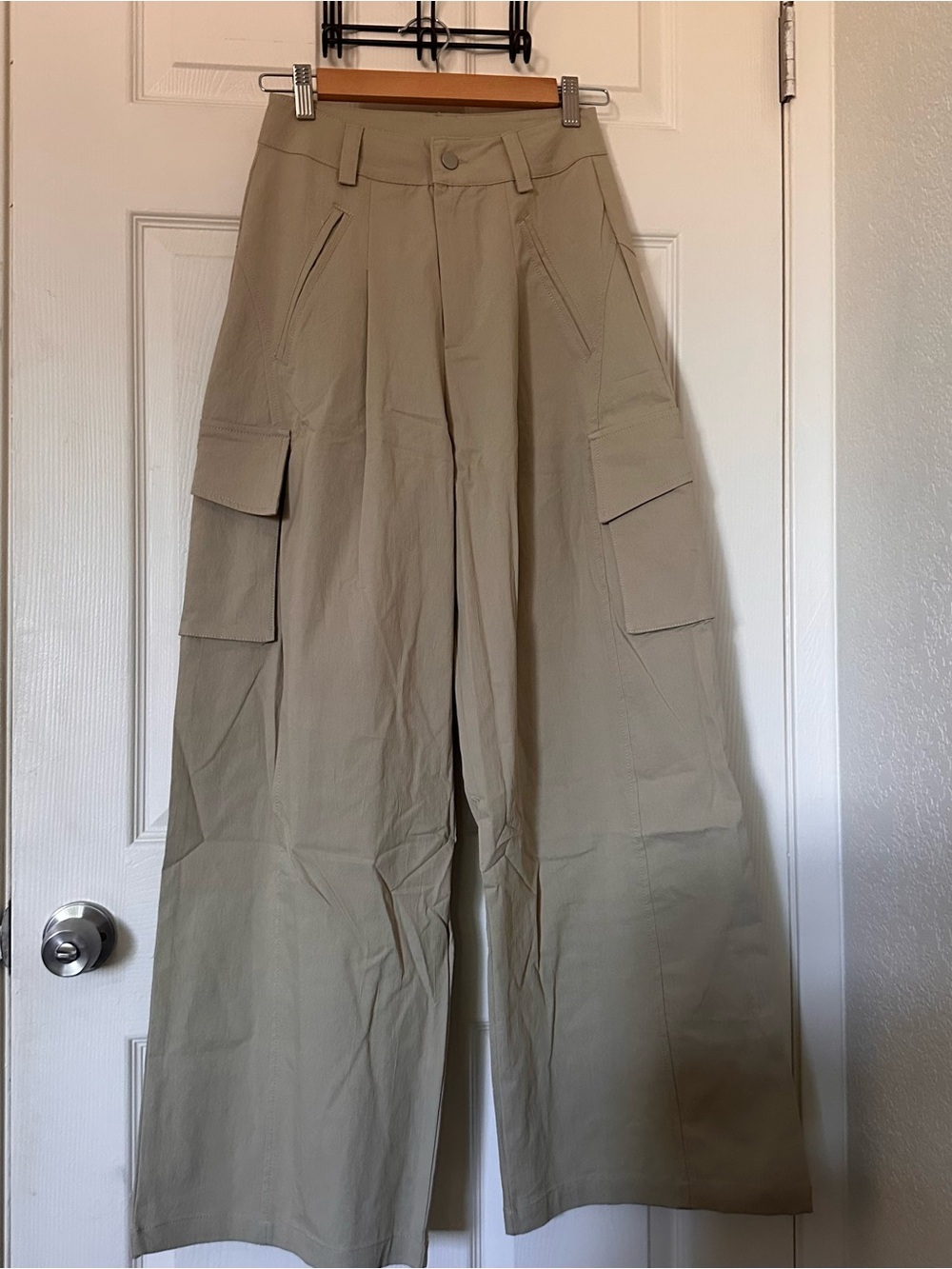 NWT Wide Leg Cargo Pants in Light Khaki